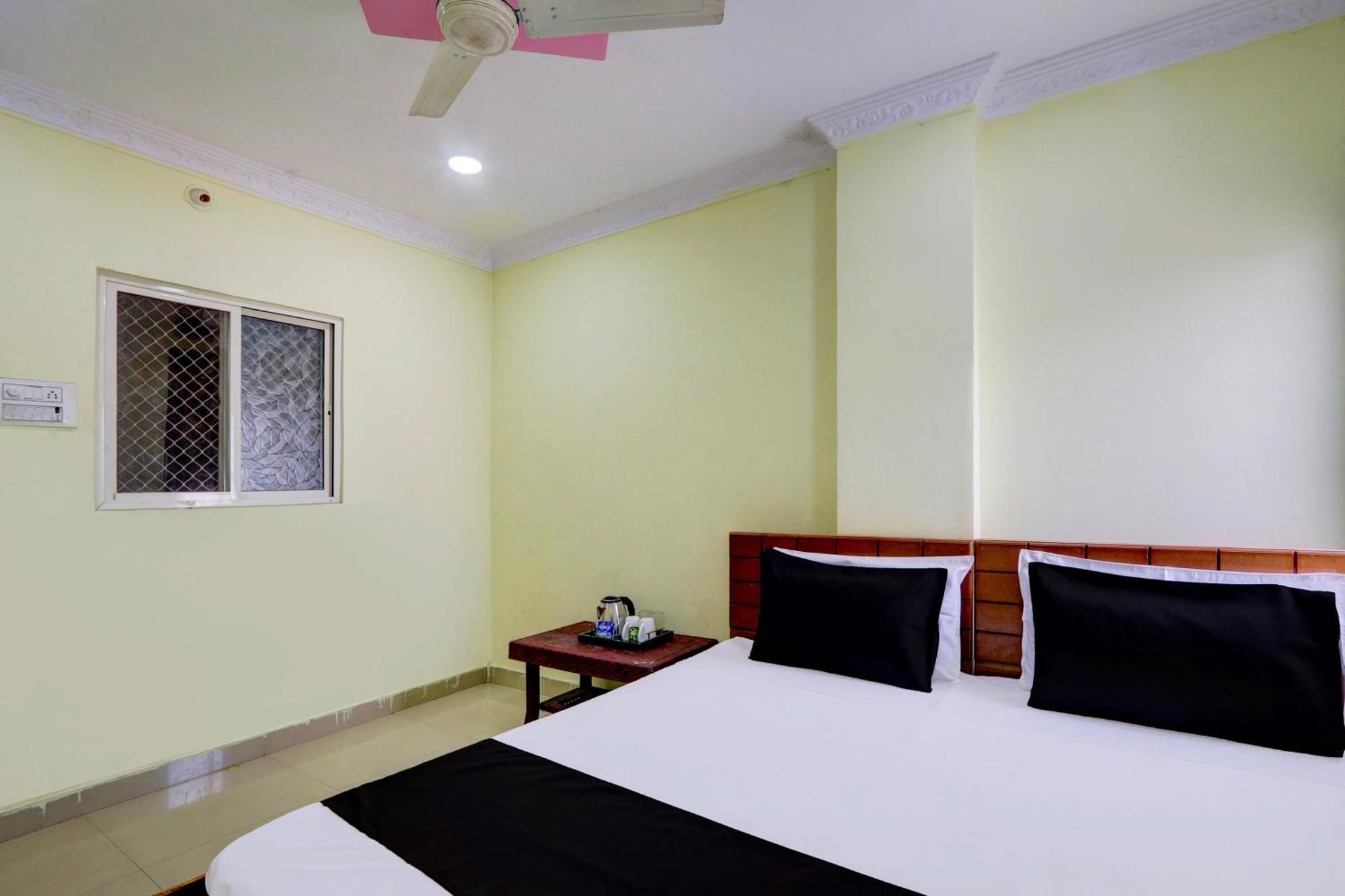 Spot On Al Nizam Guest House Hyderabad Exterior photo